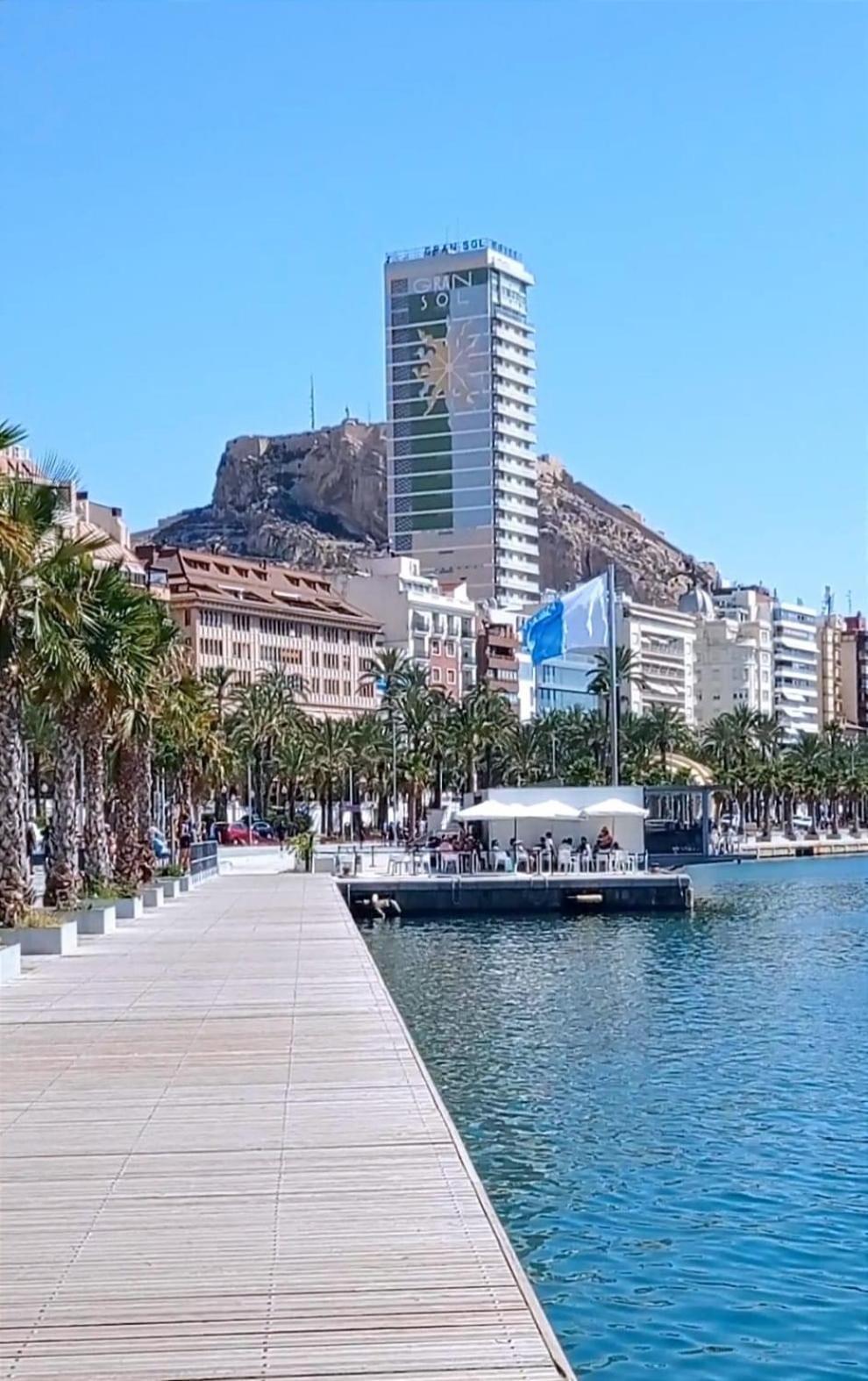 Gran Atico Con Terraza En El Centro De 阿利坎特 外观 照片